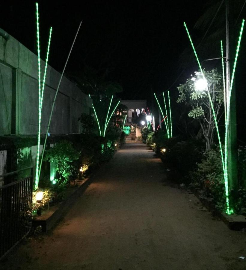 Hotel Silver Sands ネゴンボ エクステリア 写真