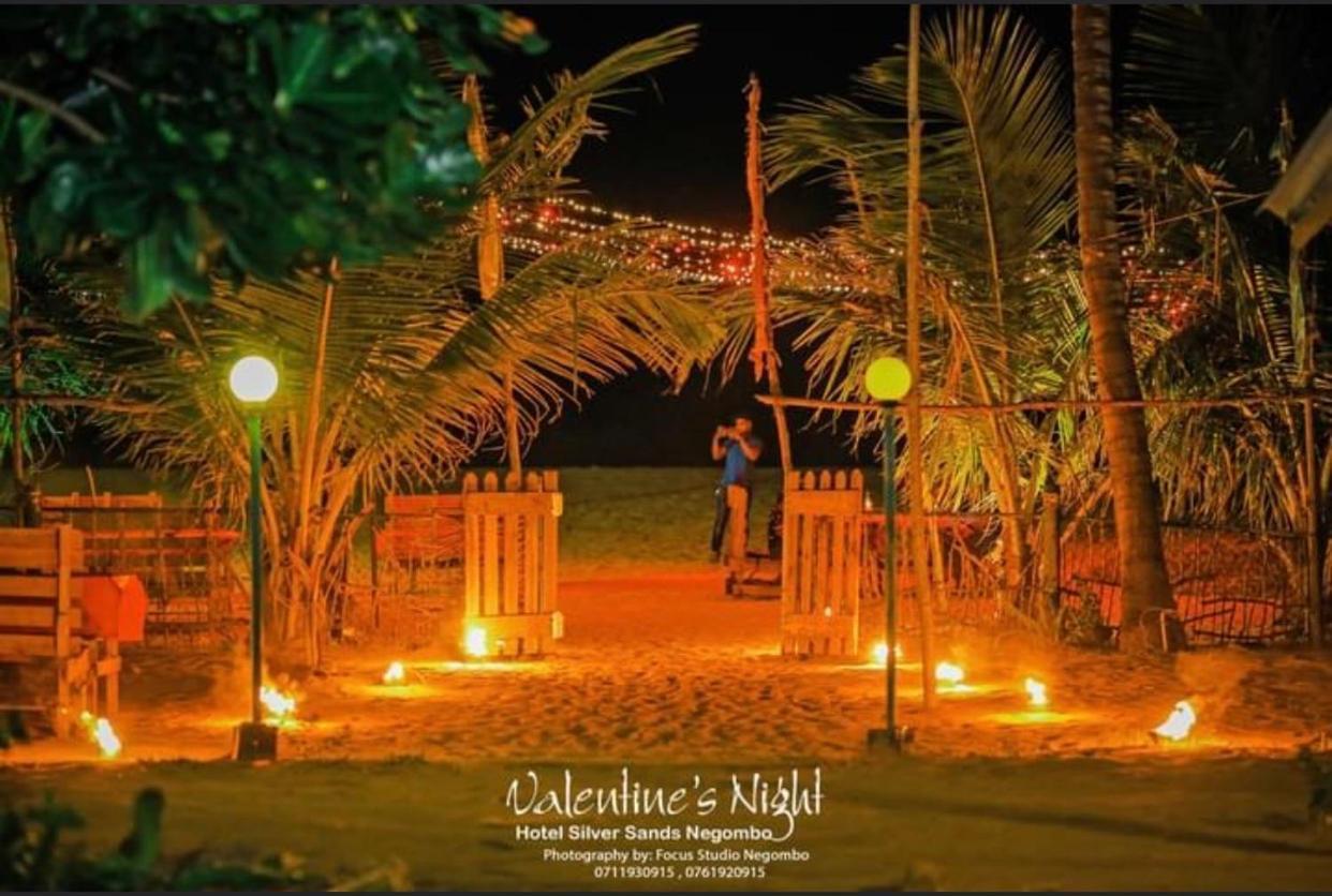 Hotel Silver Sands ネゴンボ エクステリア 写真